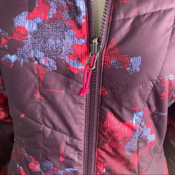 Women’s North Face Jacket - Picture 4 of 10